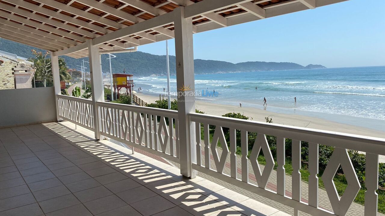 Casa para aluguel de temporada em Bombinhas (Praia de Bombas)