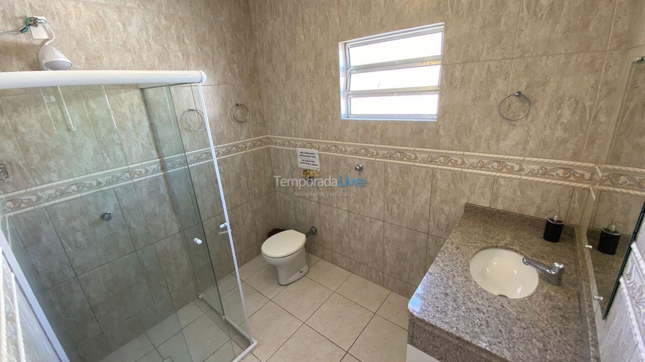 Casa para aluguel de temporada em Bombinhas (Praia de Bombas)