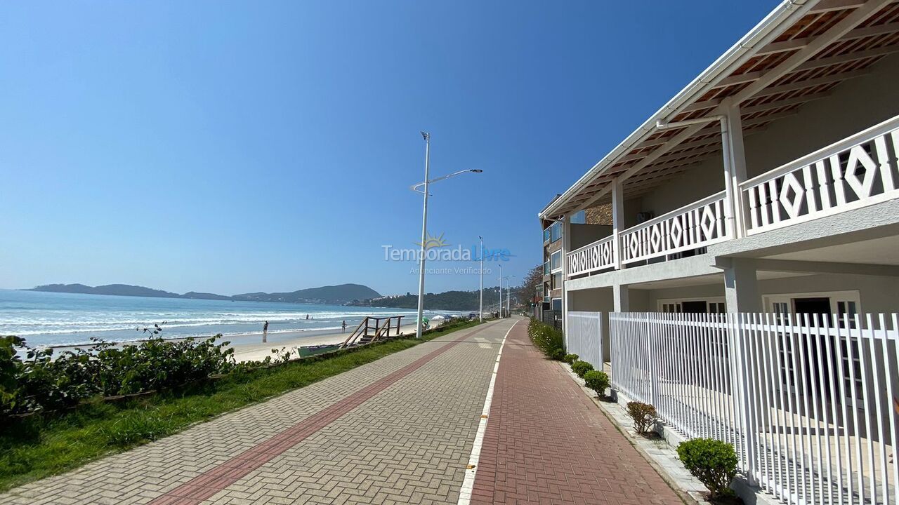 Casa para aluguel de temporada em Bombinhas (Praia de Bombas)