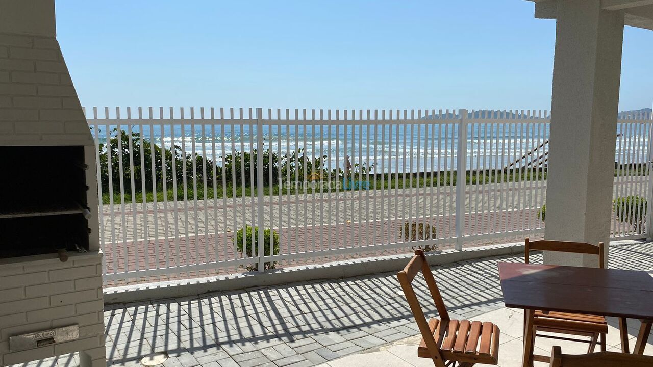 Casa para aluguel de temporada em Bombinhas (Praia de Bombas)