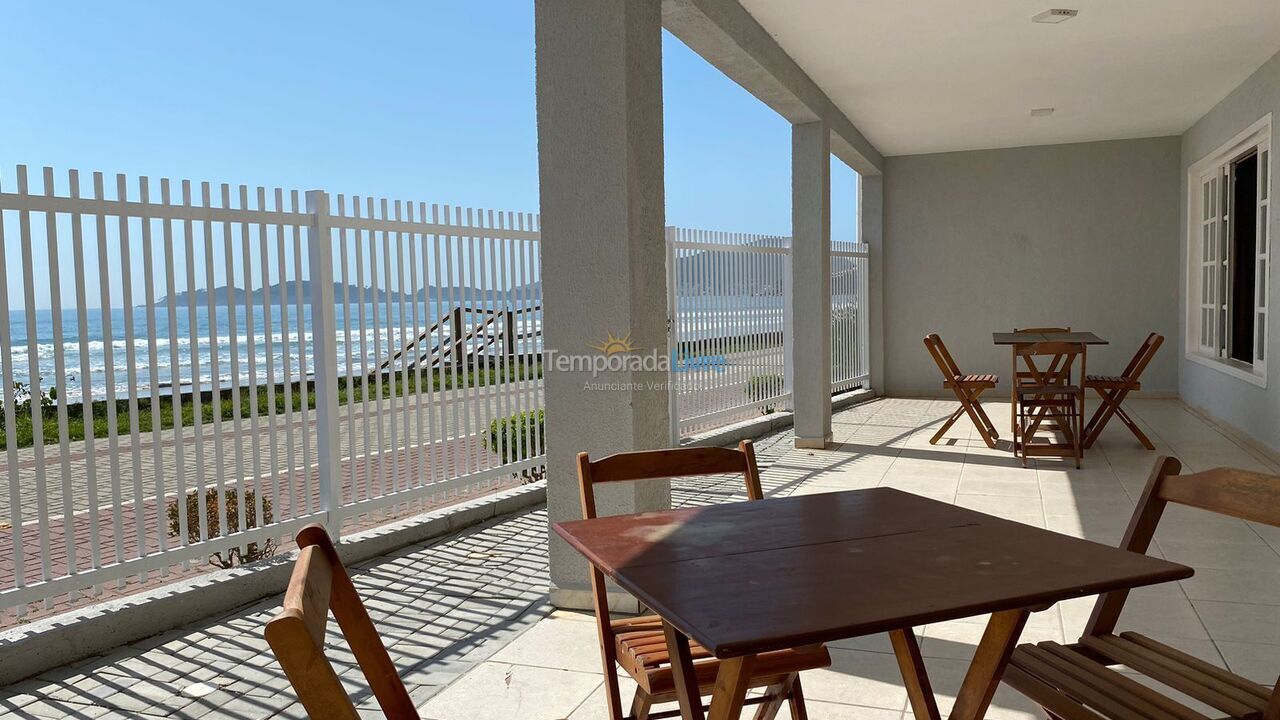 Casa para aluguel de temporada em Bombinhas (Praia de Bombas)