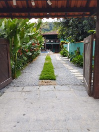 Opportunity for a great home in the outback of Camburi!