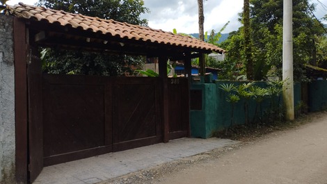 Opportunity for a great home in the outback of Camburi!