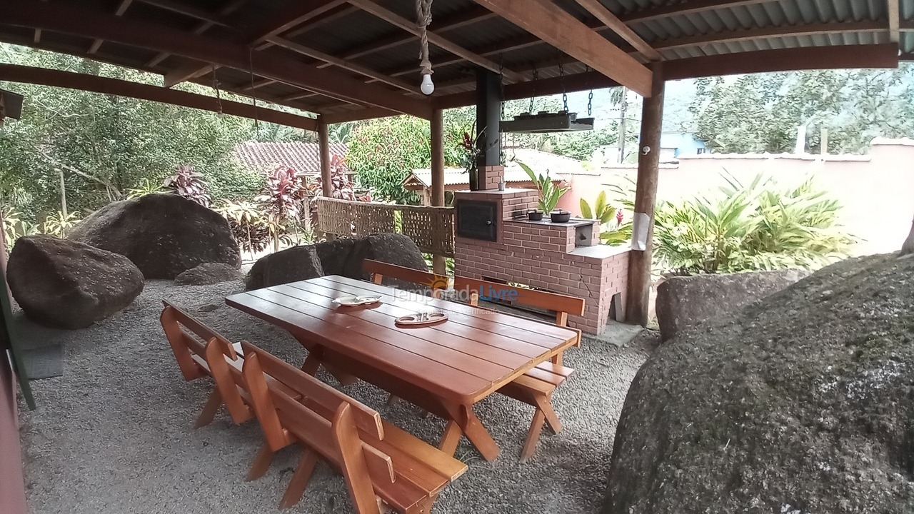 Casa para alquiler de vacaciones em Ubatuba (Ubatumirim)
