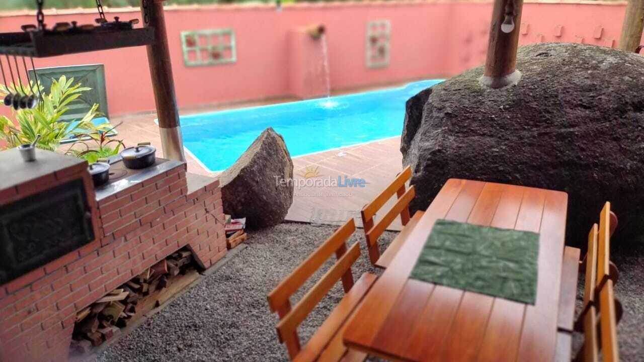 Casa para alquiler de vacaciones em Ubatuba (Ubatumirim)