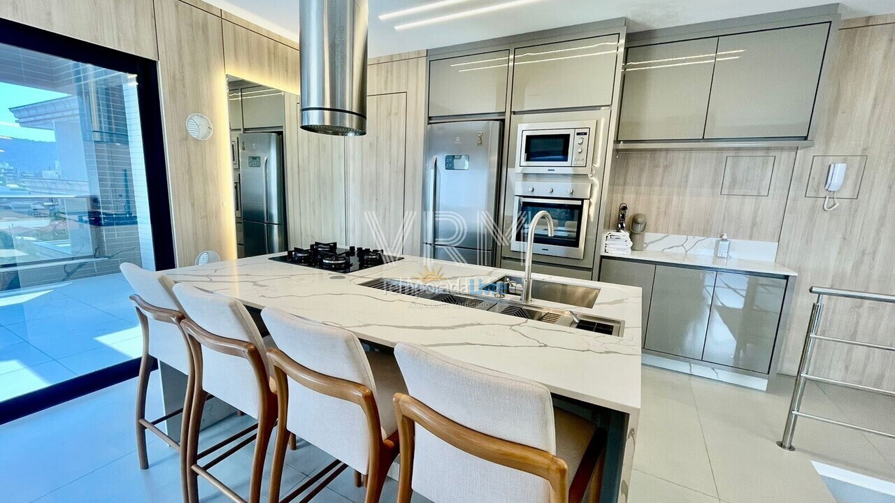 Apartamento para aluguel de temporada em Bombinhas (Canto Grande)