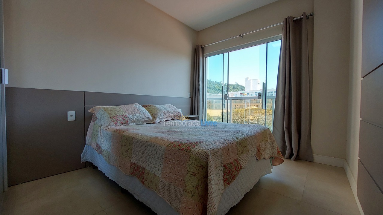 Apartment for vacation rental in Bombinhas (Praia de Bombinhas)