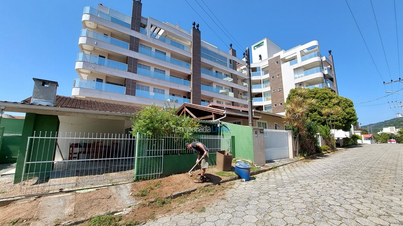 Apartment for vacation rental in Bombinhas (Praia de Bombinhas)