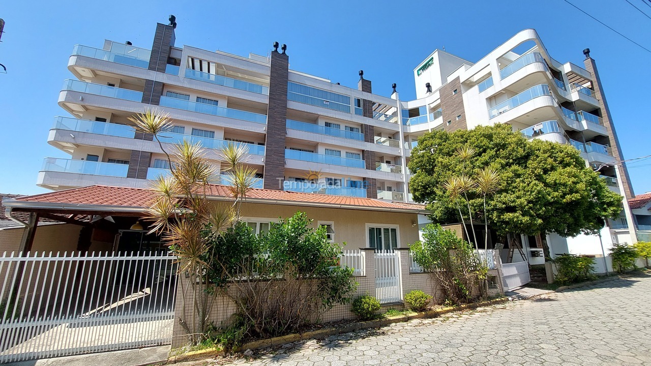 Apartment for vacation rental in Bombinhas (Praia de Bombinhas)