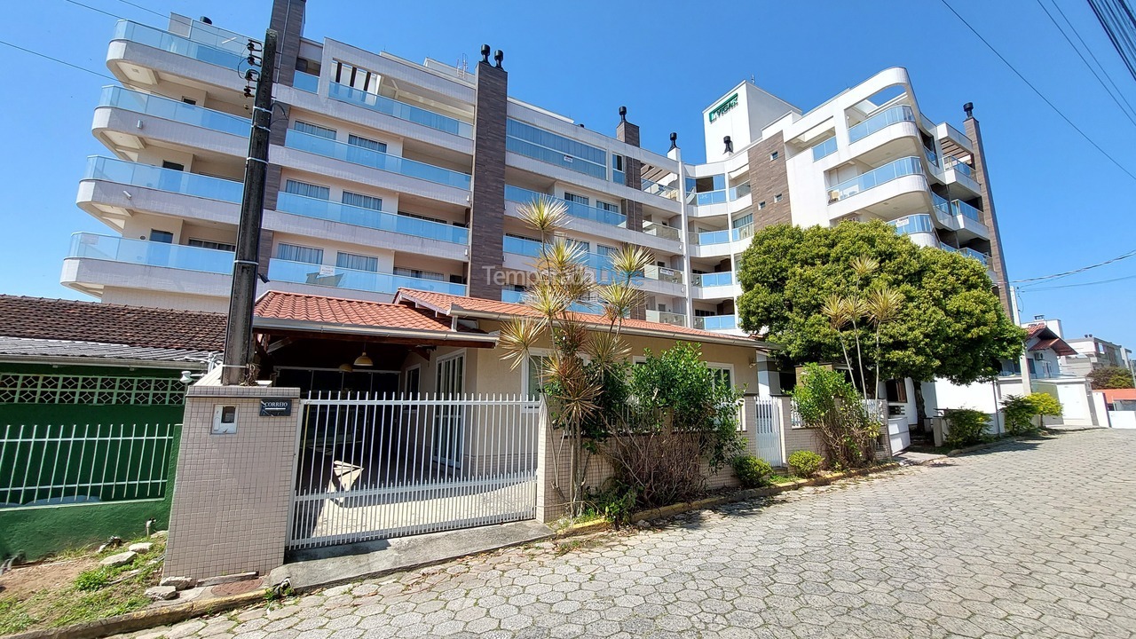 Apartment for vacation rental in Bombinhas (Praia de Bombinhas)