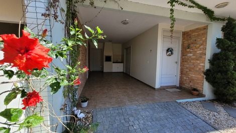 Casa para alugar em Bombinhas - Praia de Bombas