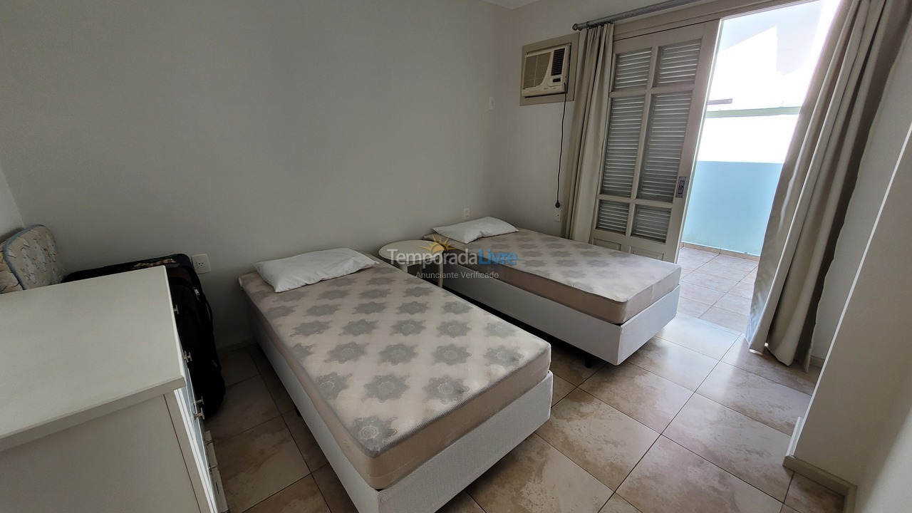 Casa para aluguel de temporada em Bombinhas (Praia de Bombas)