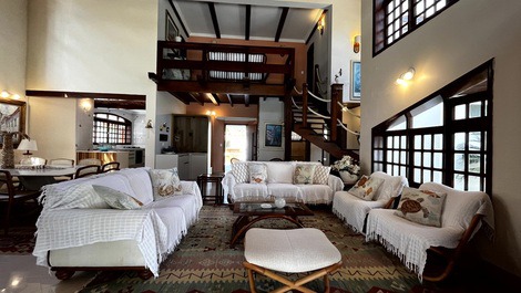 Casa excelente ubicación cerca de la playa en la Riviera de São Lourenço