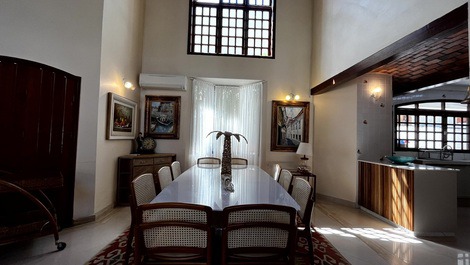 Casa excelente ubicación cerca de la playa en la Riviera de São Lourenço