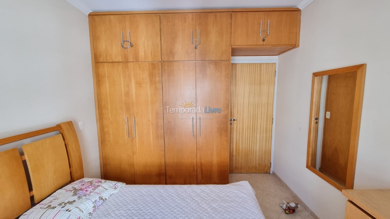 Apartamento para aluguel de temporada em Guarujá (Pitangueiras)