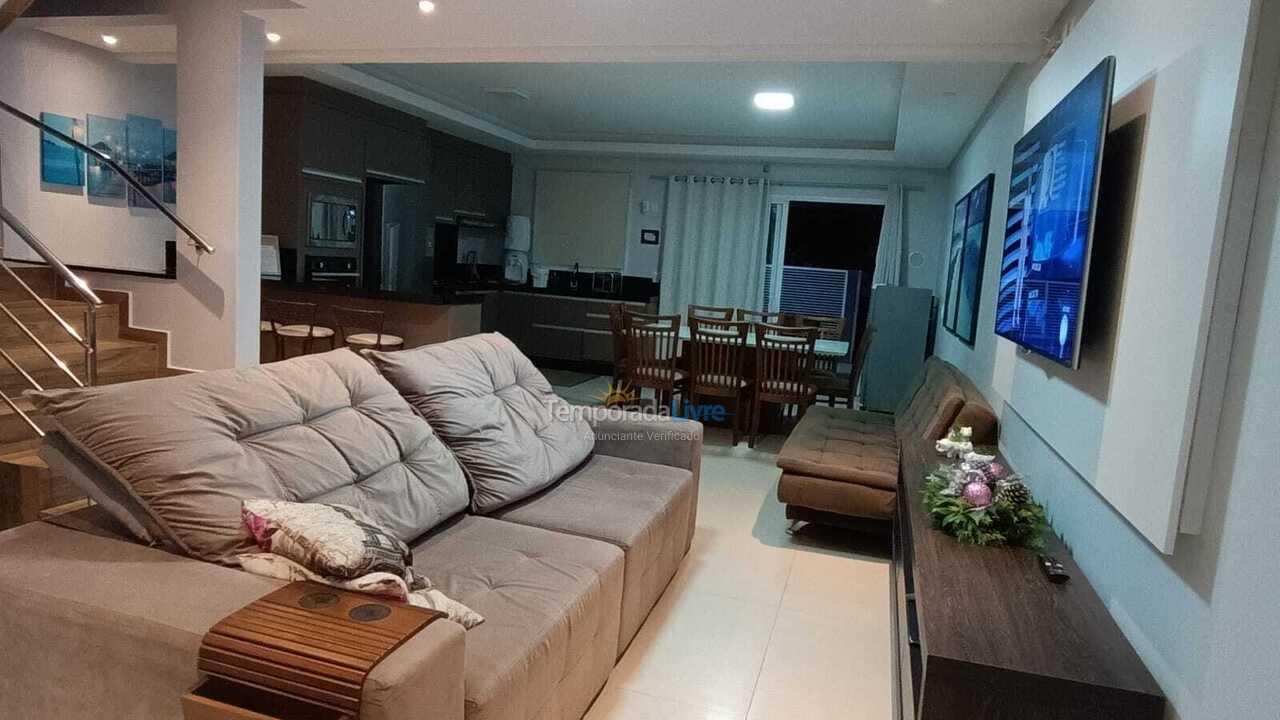 Casa para aluguel de temporada em São Francisco do Sul (Enseada)