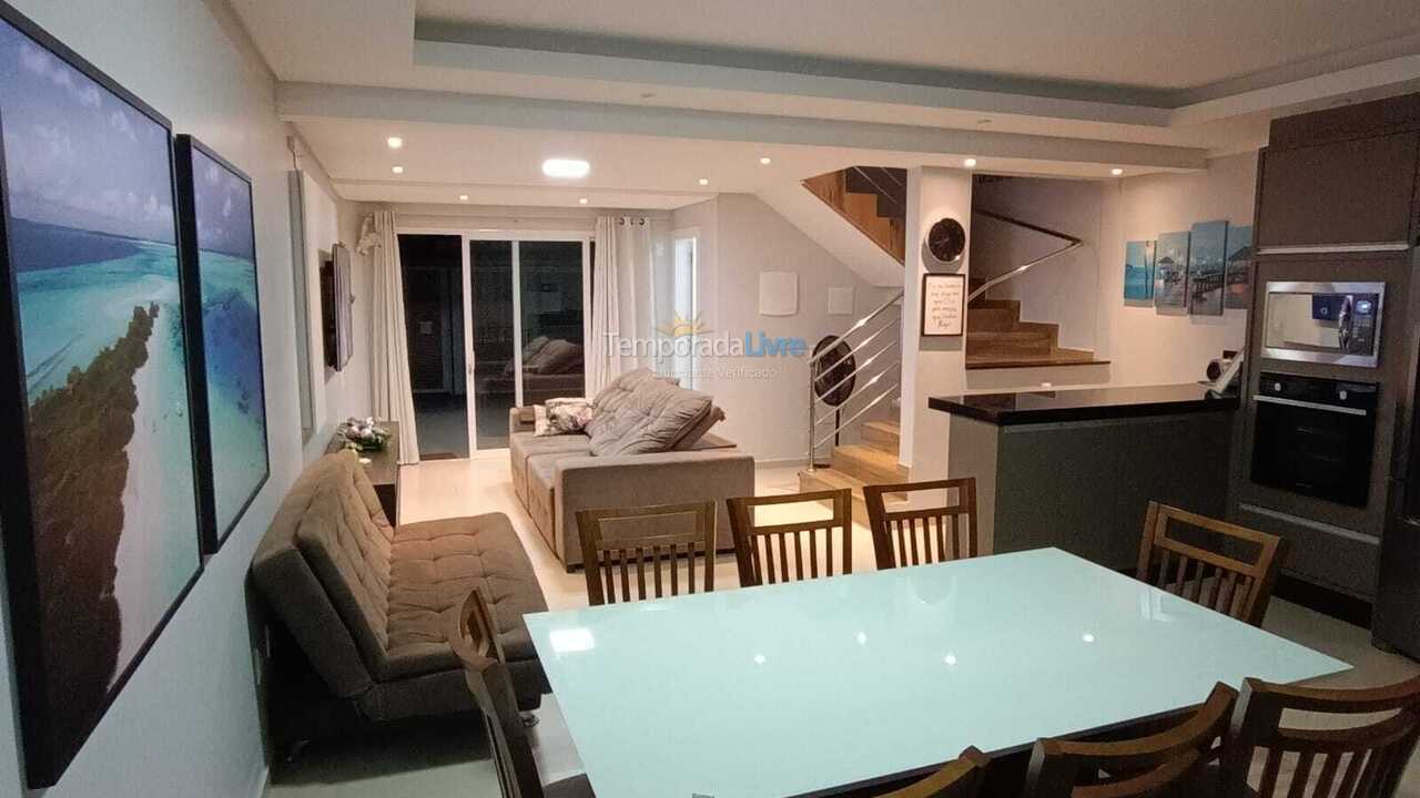 Casa para aluguel de temporada em São Francisco do Sul (Enseada)