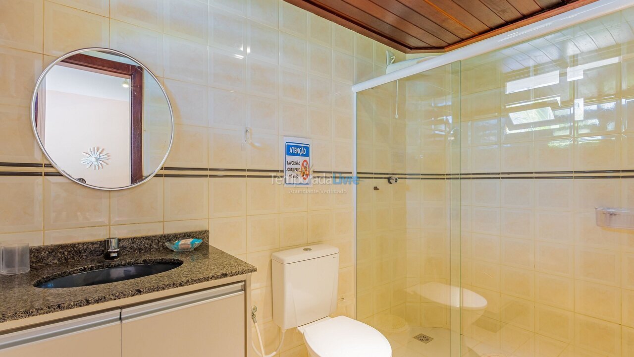 Casa para aluguel de temporada em Camaçari (Praia de Guarajuba)