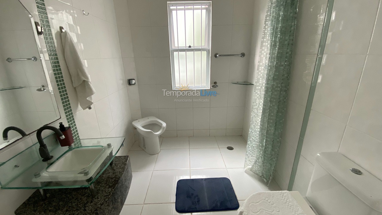 Casa para aluguel de temporada em Guaratuba (Praia Central)