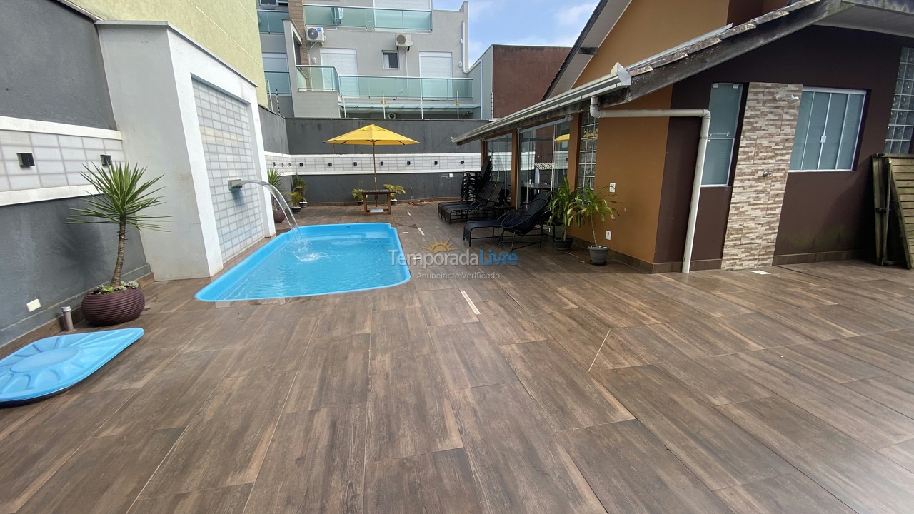 Casa para aluguel de temporada em Guaratuba (Praia Central)