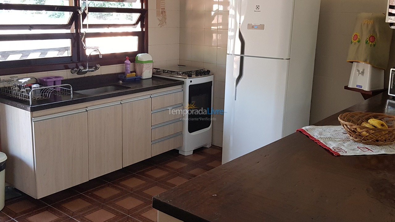 Casa para aluguel de temporada em Caraguatatuba (Prainha)