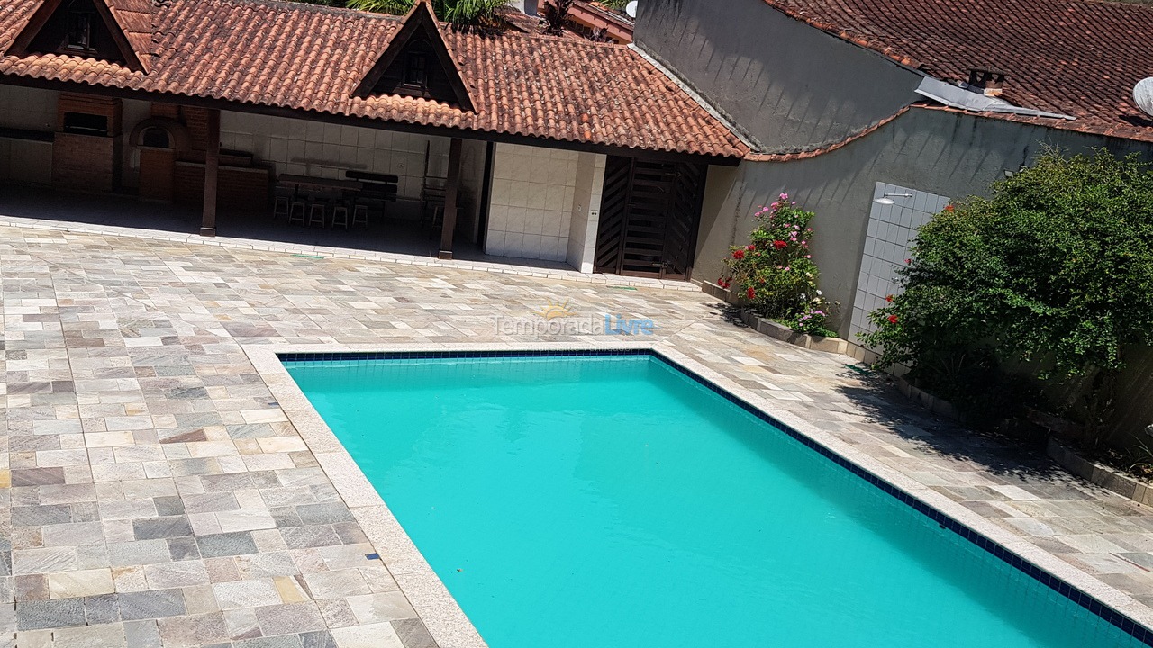 Casa para aluguel de temporada em Caraguatatuba (Prainha)