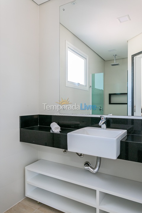 Casa para aluguel de temporada em Florianopolis (Jurerê Internacional)