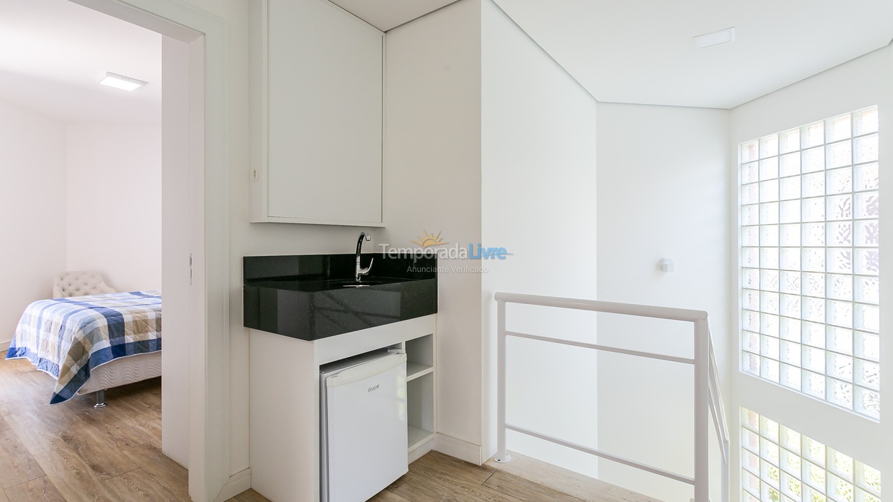 Casa para aluguel de temporada em Florianopolis (Jurerê Internacional)