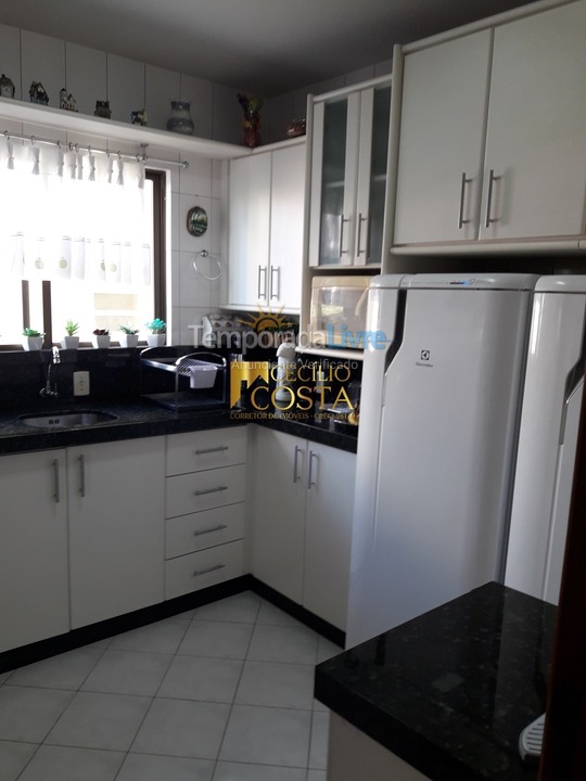 Apartment for vacation rental in Itapema (Meia Praia)
