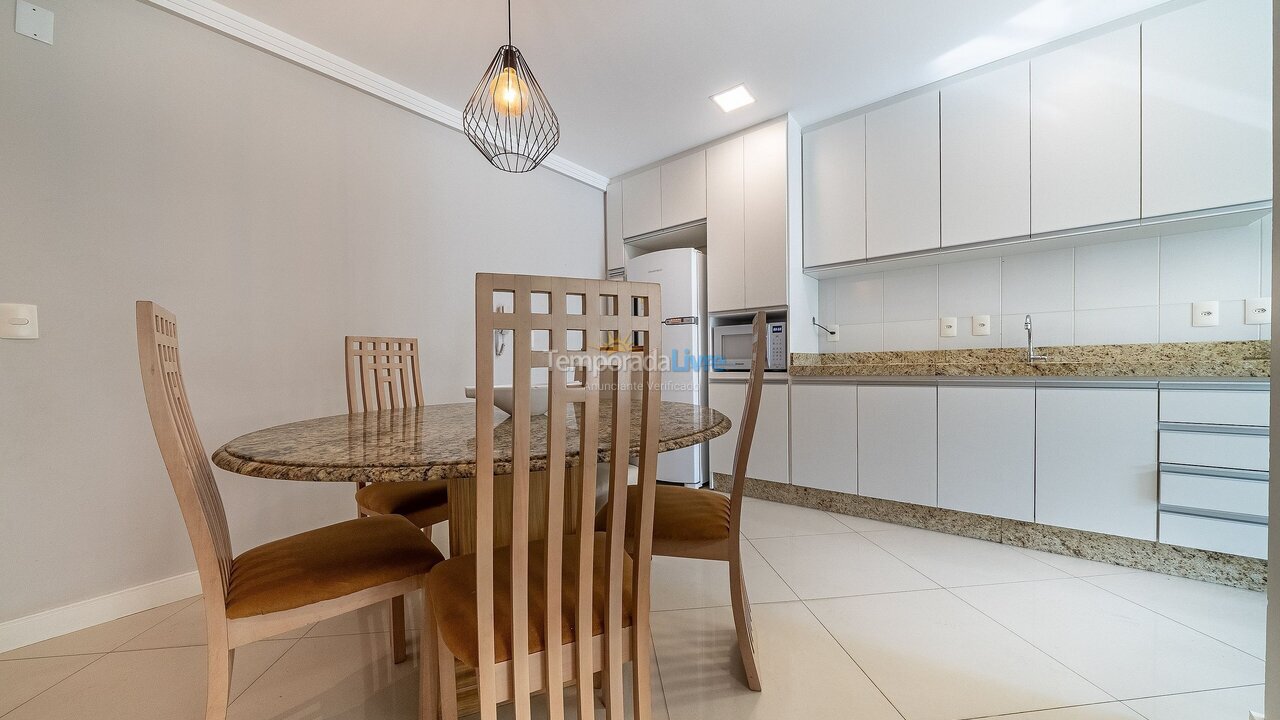 Apartamento para alquiler de vacaciones em Bombinhas (Praia de Bombas)