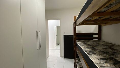 Apto martim de sá, até 6 pessoas, 2 dorm, churrasq.