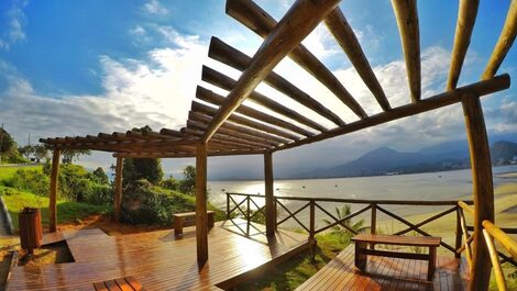 Apto martim de sá, até 6 pessoas, 2 dorm, churrasq.