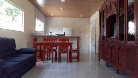 Sala e cozinha conjugadas