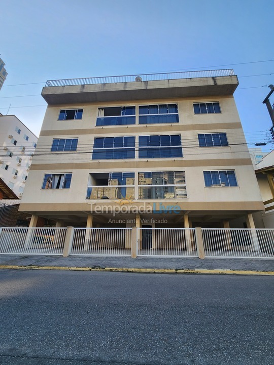 Apartamento para aluguel de temporada em Itapema (Meia Praia)