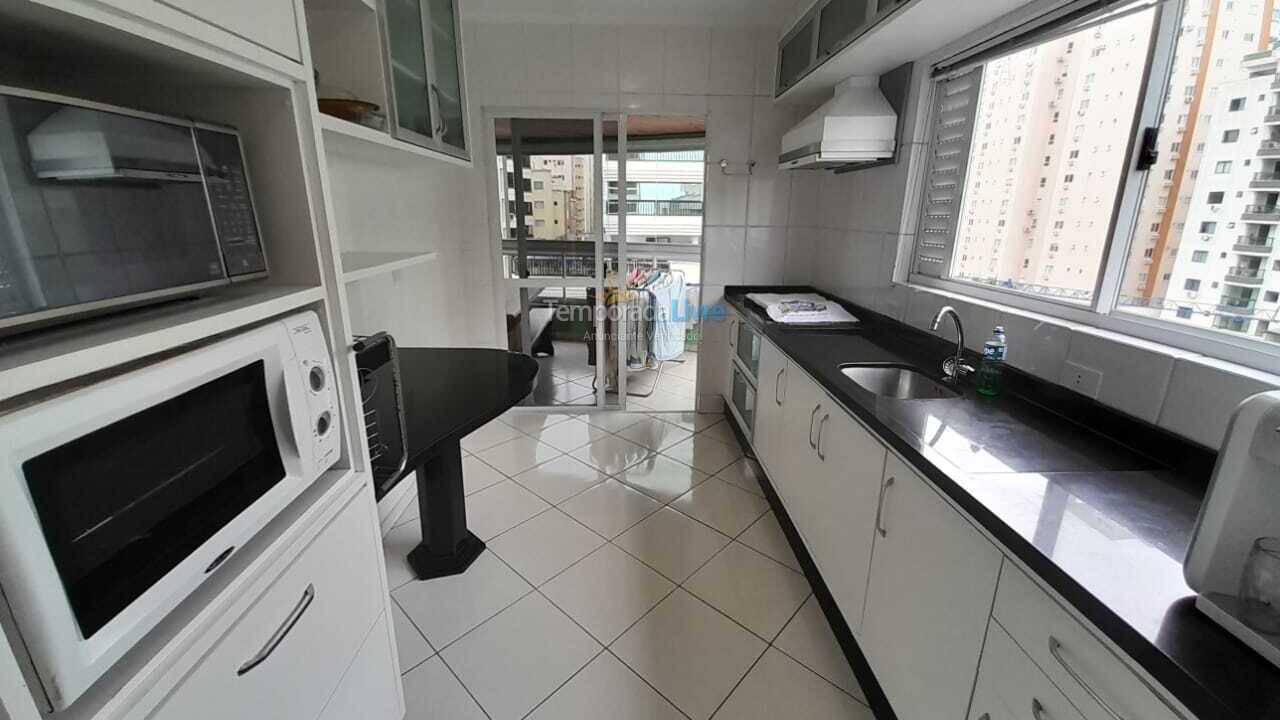 Apartment for vacation rental in Itapema (Meia Praia)