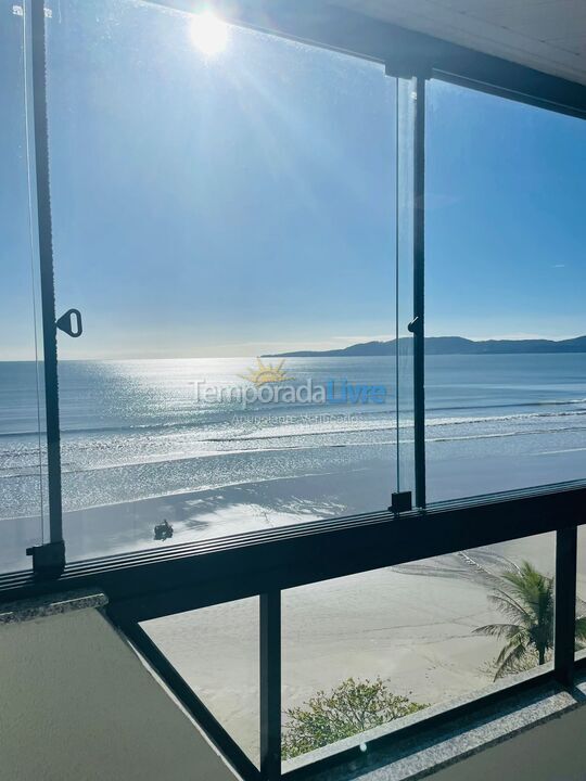 Apartamento para aluguel de temporada em Itapema (Meia Praia)