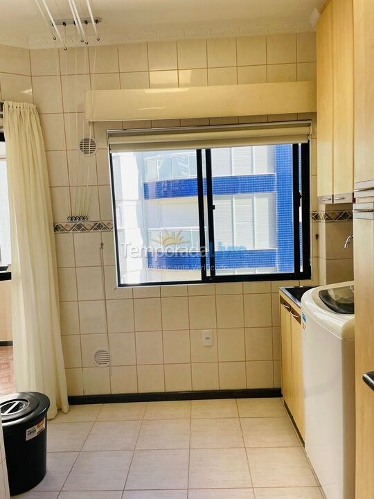 Apartamento para aluguel de temporada em Itapema (Meia Praia)