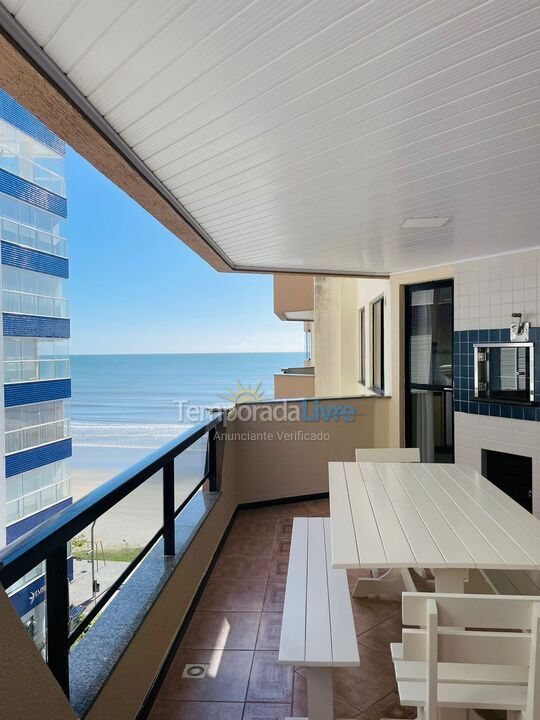 Apartamento para aluguel de temporada em Itapema (Meia Praia)