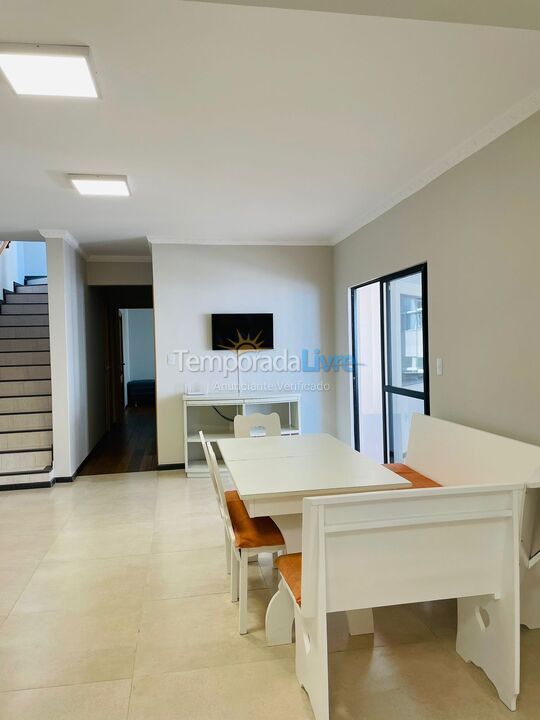 Apartamento para aluguel de temporada em Itapema (Meia Praia)