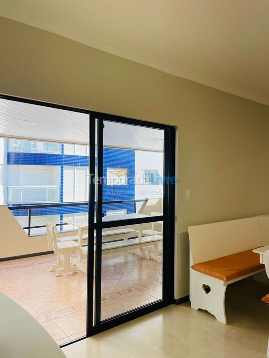 Apartamento para aluguel de temporada em Itapema (Meia Praia)