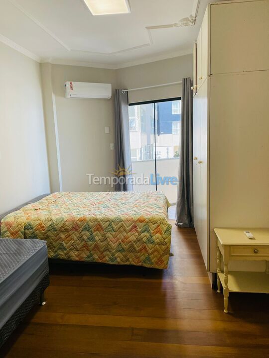 Apartamento para aluguel de temporada em Itapema (Meia Praia)