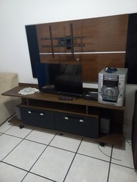 Rak com tv e som sala