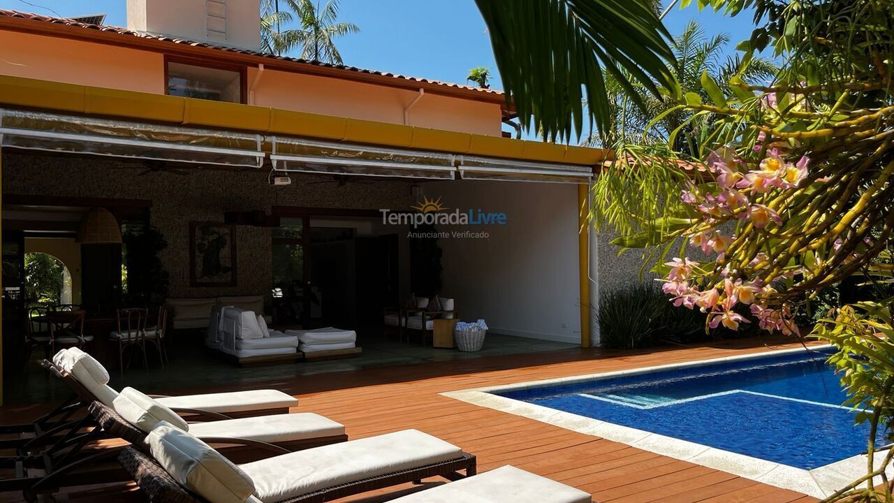 Casa para aluguel de temporada em São Sebastião (Praia da Baleia)