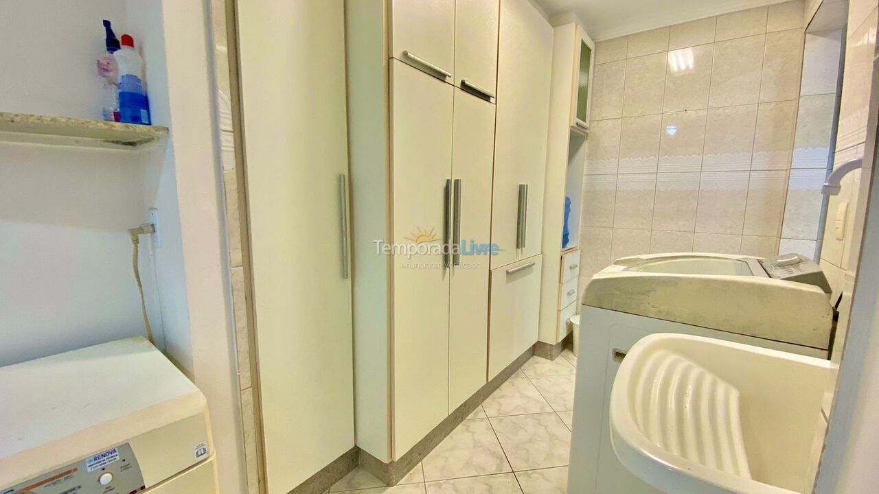 Apartamento para aluguel de temporada em Itapema (Meia Praia)