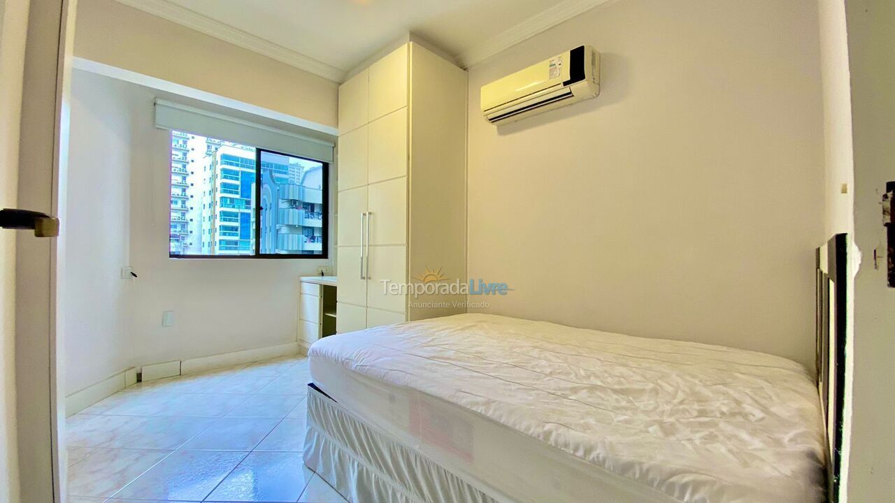 Apartamento para aluguel de temporada em Itapema (Meia Praia)