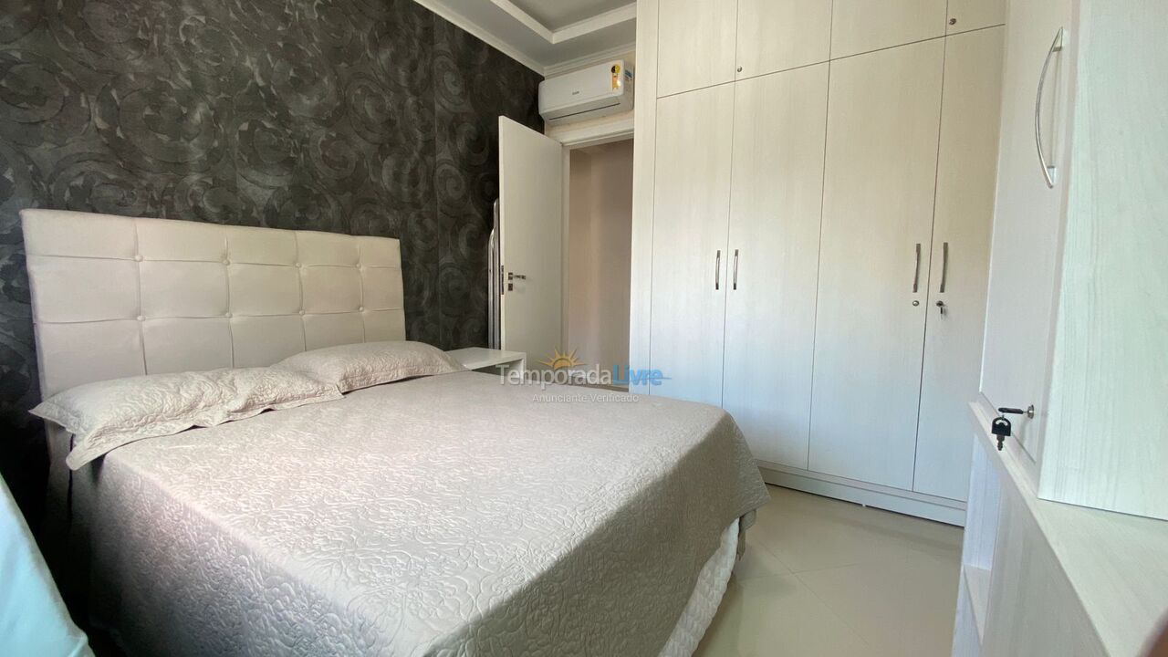 Apartment for vacation rental in Itapema (Meia Praia)