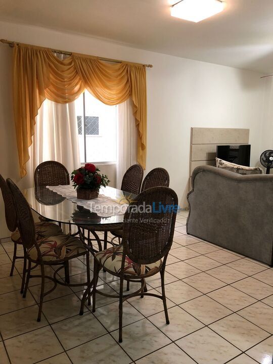 Apartamento para aluguel de temporada em Itapema (Meia Praia)