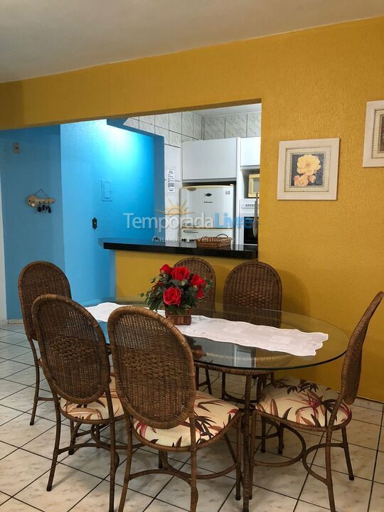 Apartamento para aluguel de temporada em Itapema (Meia Praia)