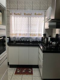 02 DORMITÓRIOS PRÓXIMO DO MAR