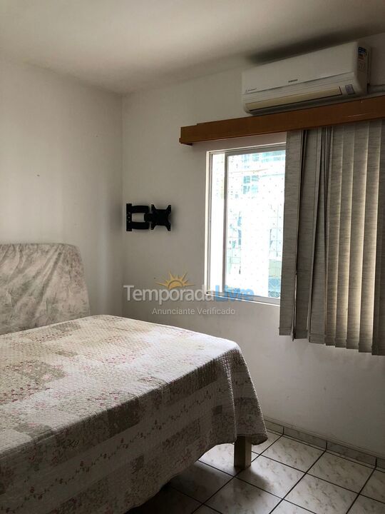 Apartamento para aluguel de temporada em Itapema (Meia Praia)